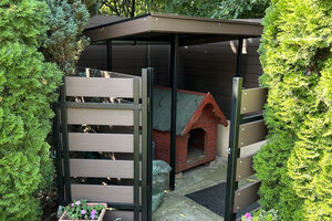 Kutya kennel WPC ajtóval